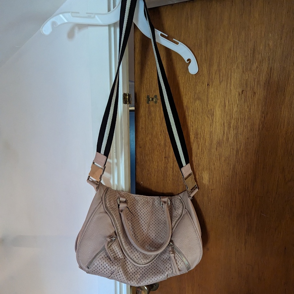Y2K STEVE MADDEN LIGHT PINK FAUX LEATHER HANDBAG W/ STRIPED STRAP